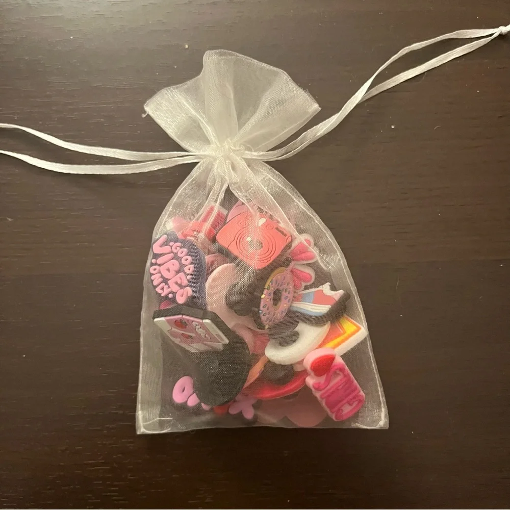 24-Piece Cute Pink Shoe Charm Set‎ For Crocs / Girl Themed / Jibbitz Compatible